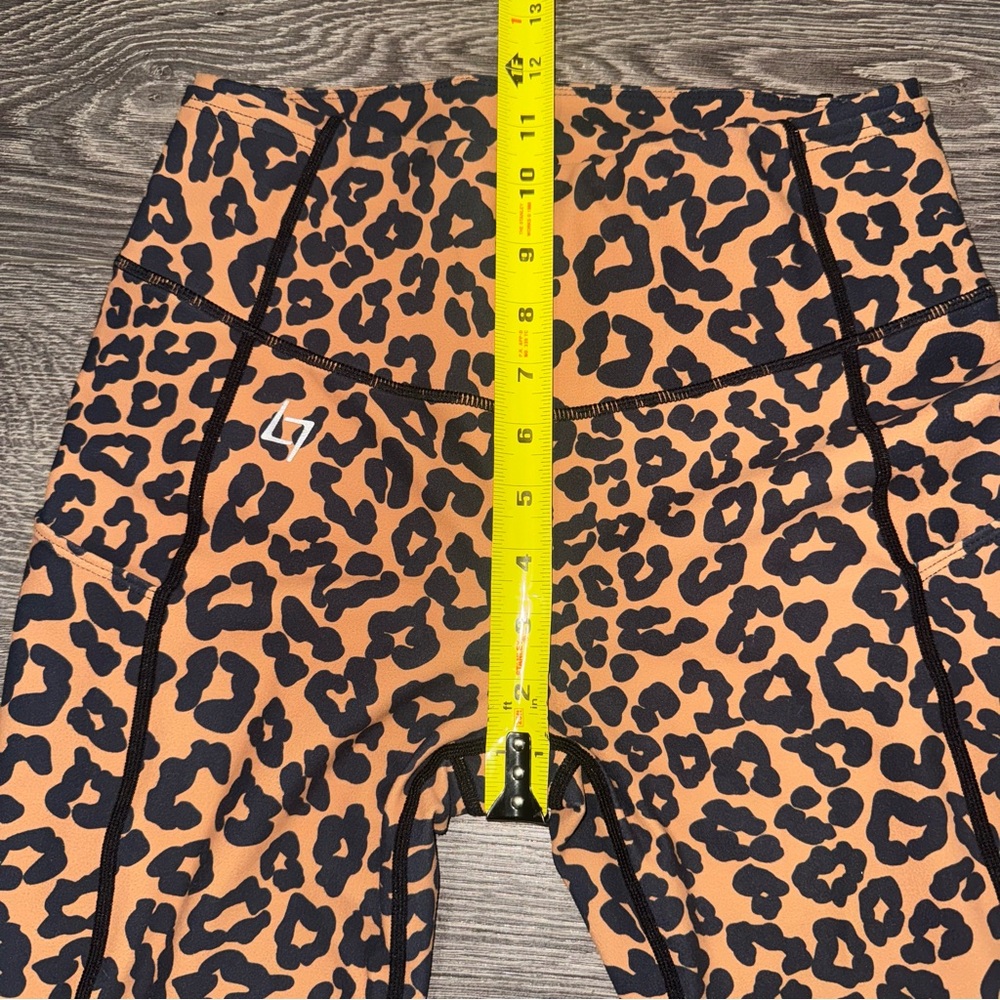 Cheetah Leggings Women’s Small‎ FITTIN Butt Lift Design 4 Pockets Hidden Pockets - Picture 6 of 8